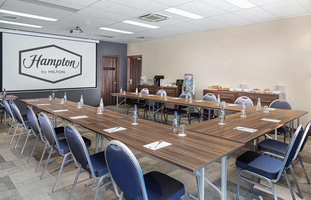Hampton By Hilton Minsk City Centre Konforlar fotoğraf