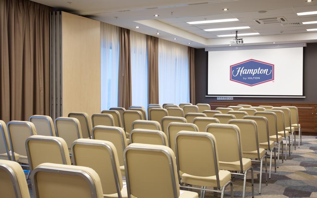 Hampton By Hilton Minsk City Centre Dış mekan fotoğraf
