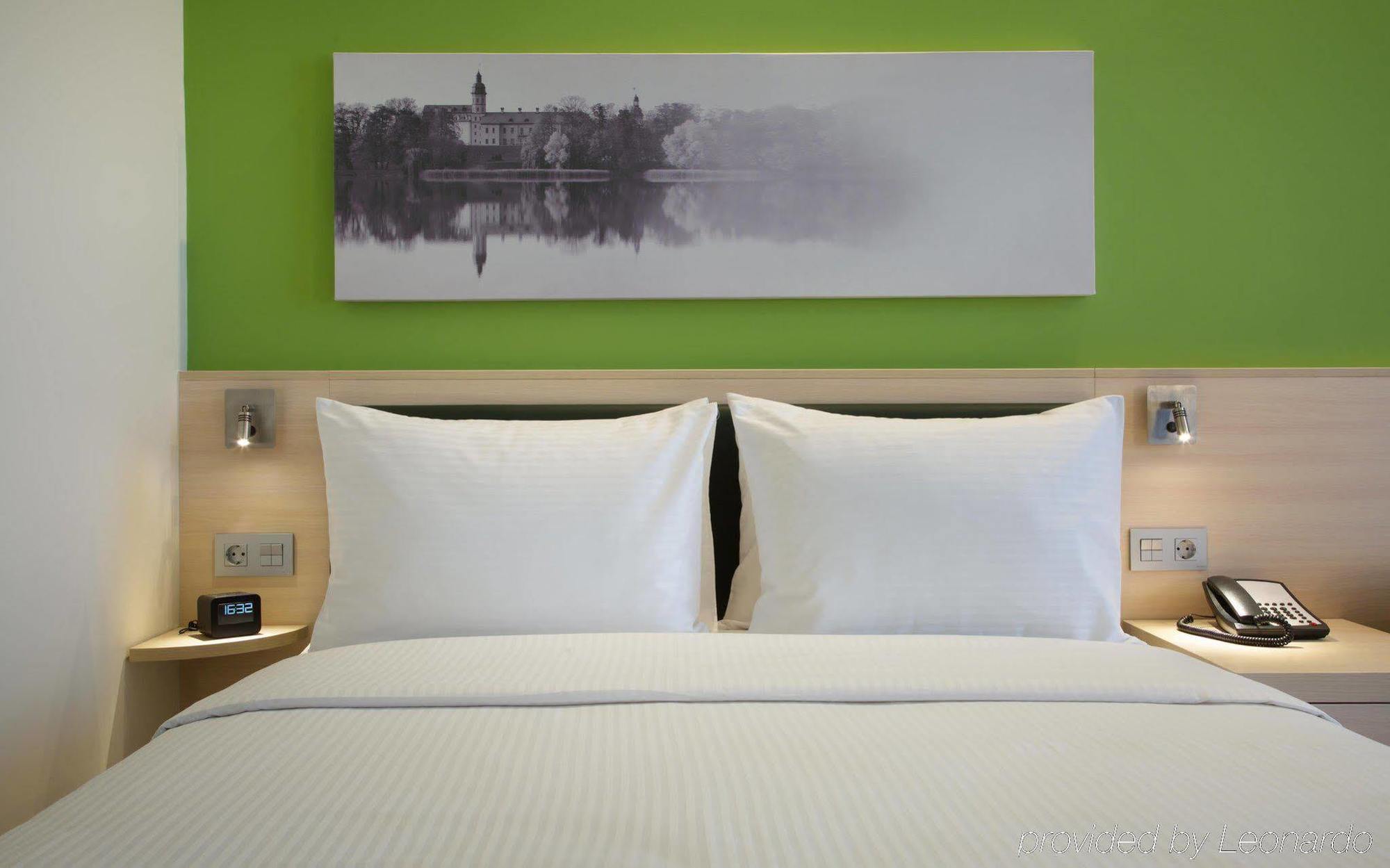 Hampton By Hilton Minsk City Centre Dış mekan fotoğraf
