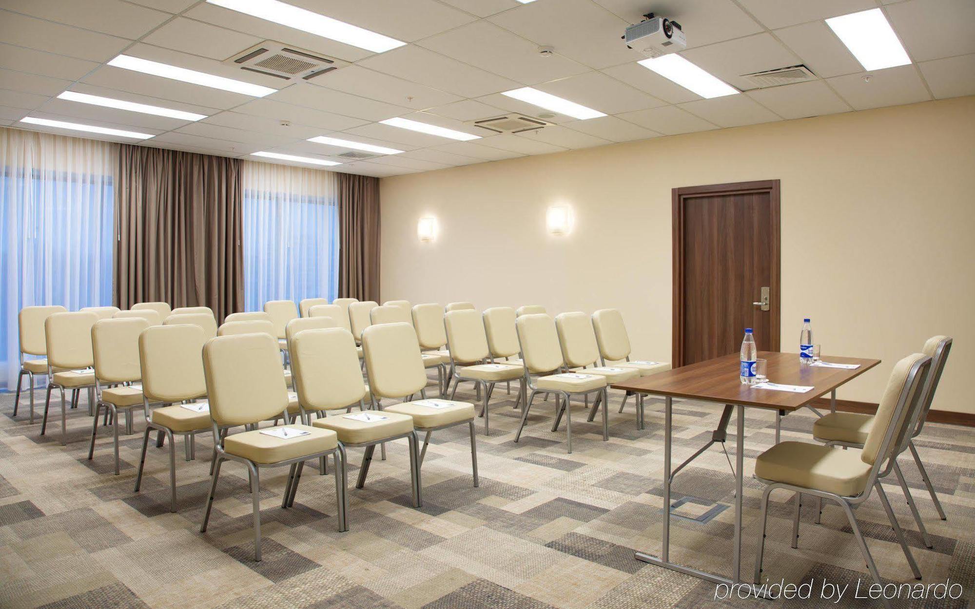 Hampton By Hilton Minsk City Centre Dış mekan fotoğraf